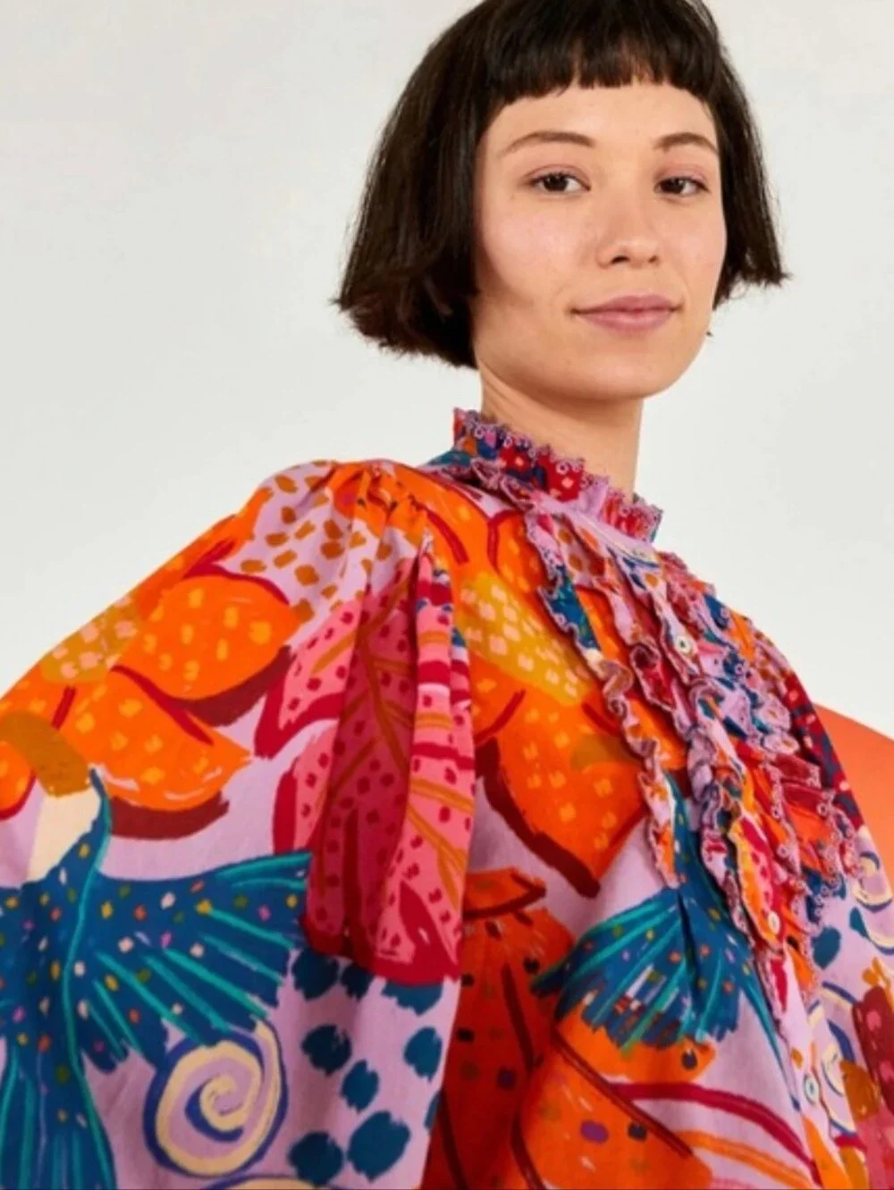 FARM Rio Lilac Colorful Party Blouse Ruffle Puff Sleeve Pink Tropical Bird M